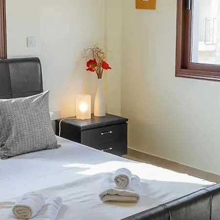 Oceanview Luxury 061