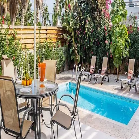 Oceanview Luxury 061